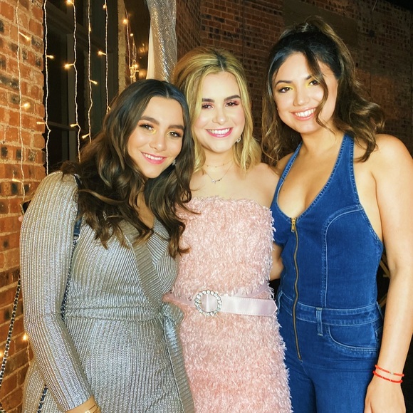 Meet your Posher, Sofia - Picture 1 of 1